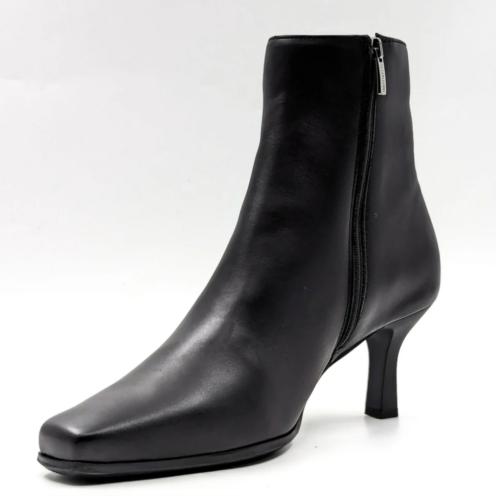 LA CANADIENNE Tahlia Black Leather Dressy Office Heel Boots